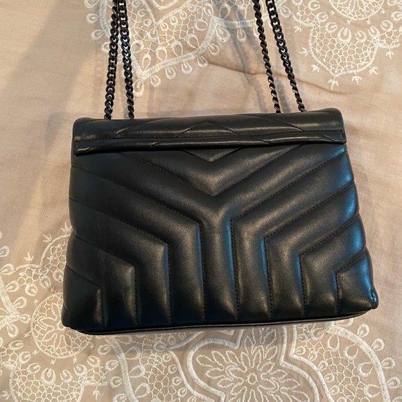 Signature Style Saint Yves Laurent Loulou YSL black on black bag. - Picture 8 of 13
